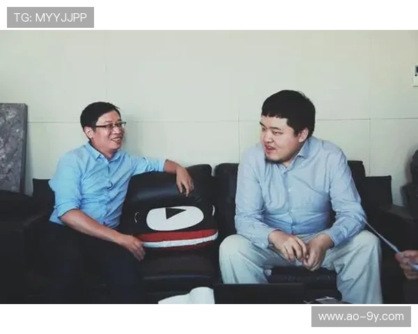 深入解析足球外援如何通过转会合同代言和商业合作实现多元化赚钱之路